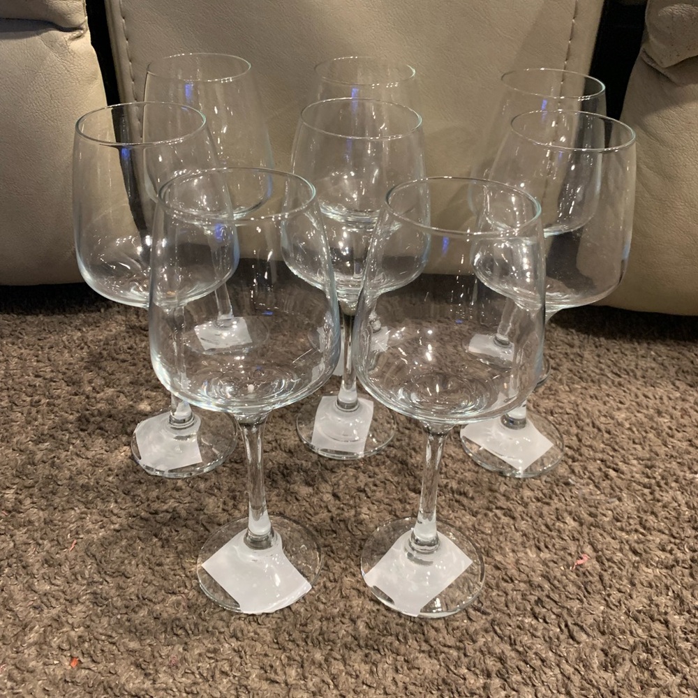 Elegant Clear Wine Glass Set